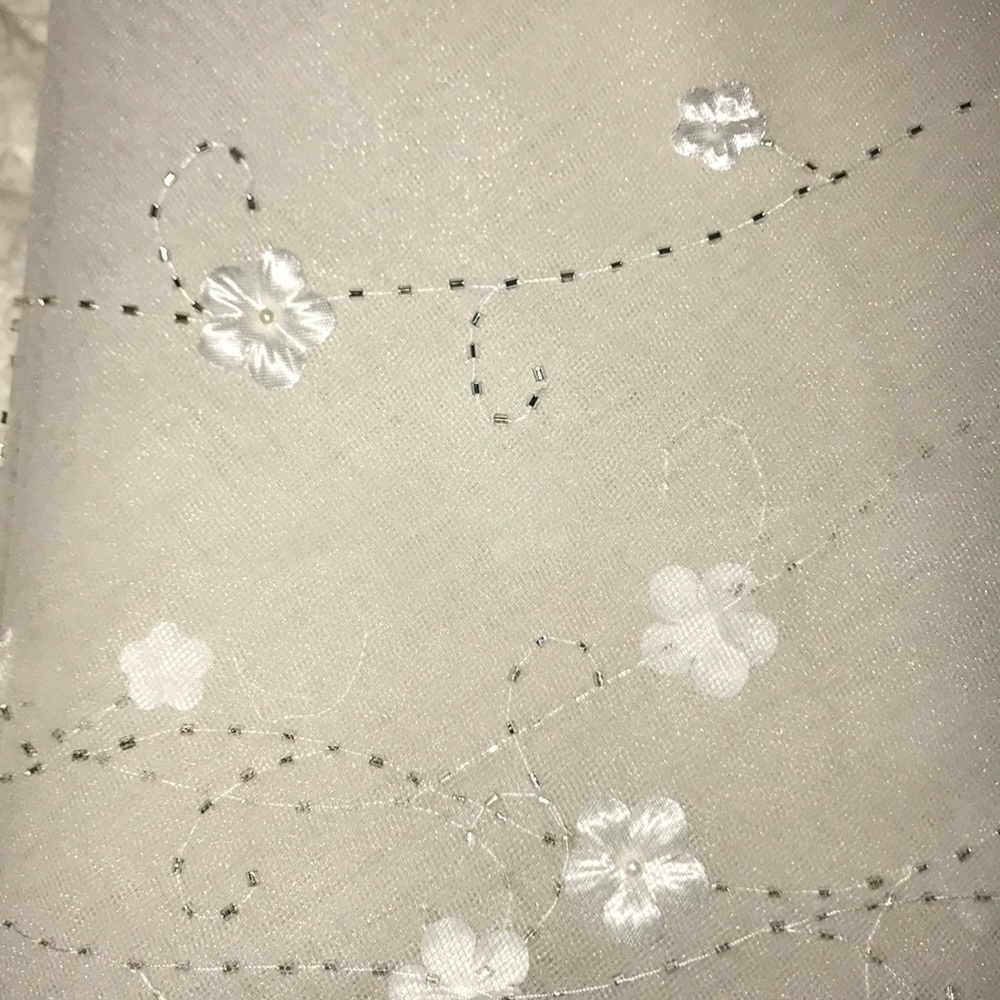 New Hand Beaded wedding veil - Picture 8 of 8